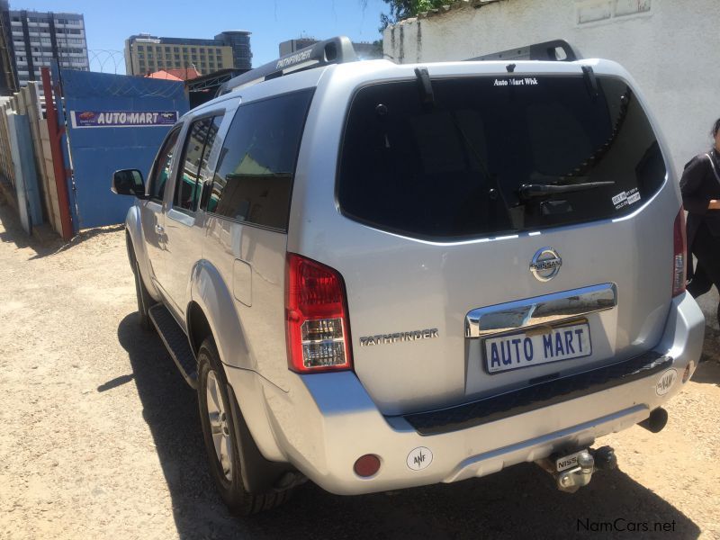 Nissan Pathfinder  2.5D 4*4 in Namibia