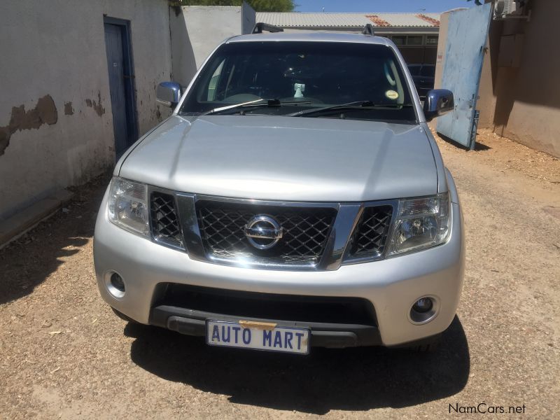Nissan Pathfinder  2.5D 4*4 in Namibia