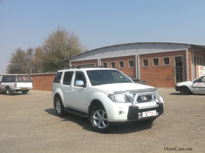 Nissan Pathfinder 2.5 LE in Namibia
