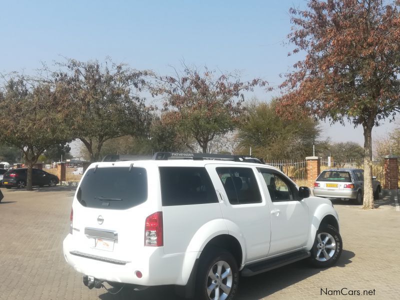 Nissan Pathfinder 2.5 LE in Namibia