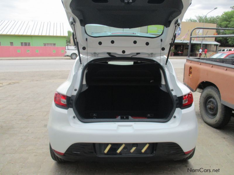 Renault CLIO IV 900 T DYNAMIQUE in Namibia