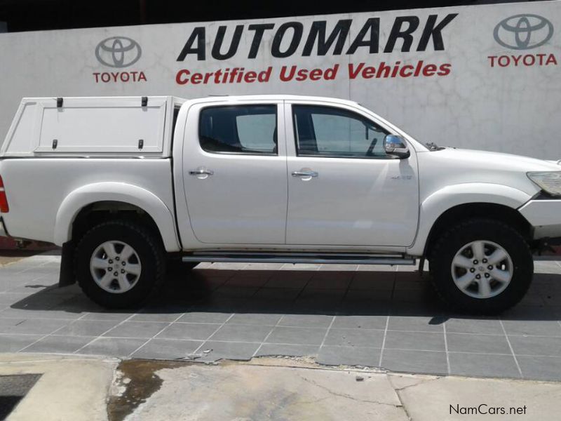 Toyota 4.0 Hilux toyota double cab automatic 4x4 in Namibia