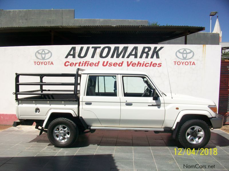 Toyota 4.0 v6 TOYOTA LANDCRUISER DOUBLE CAB in Namibia