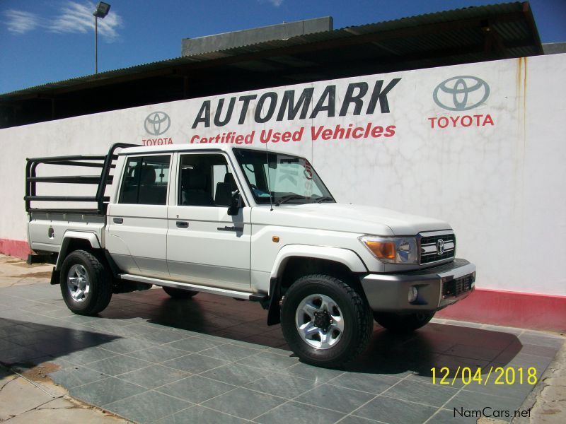 Toyota 4.0 v6 TOYOTA LANDCRUISER DOUBLE CAB in Namibia