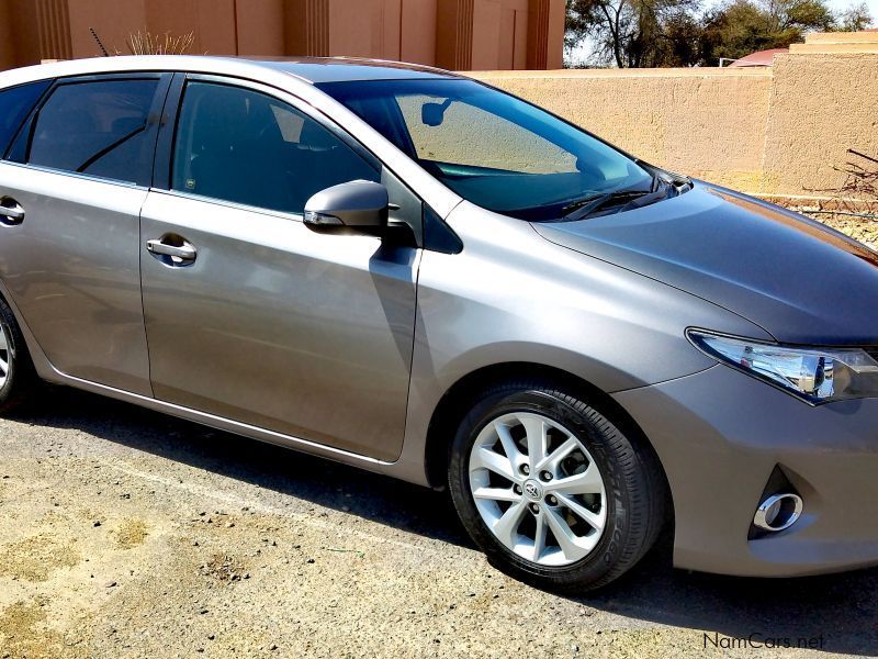 Toyota Auris 1.6 XR - Avant Gard Bronze in Namibia