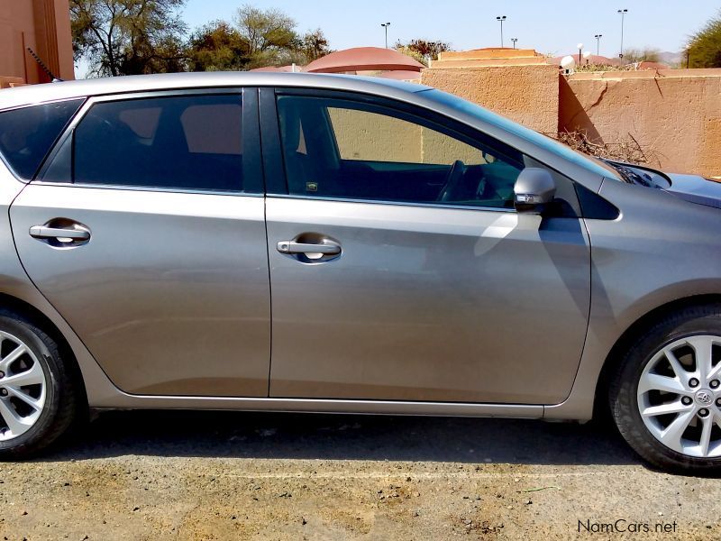 Toyota Auris 1.6 XR - Avant Gard Bronze in Namibia