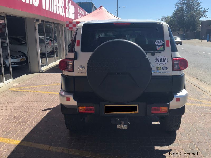 Toyota FJ Cruiser V6 in Namibia