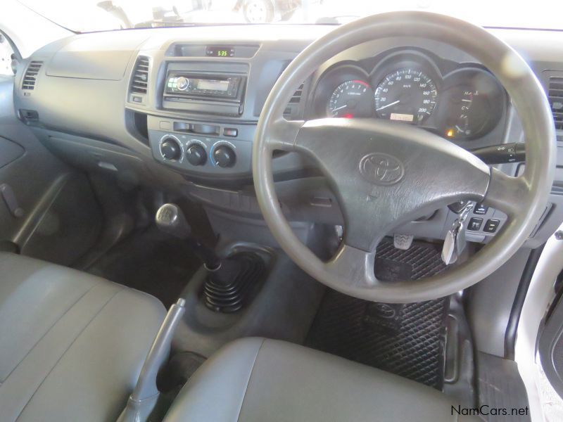 Toyota HILUX 2000 VVTI in Namibia