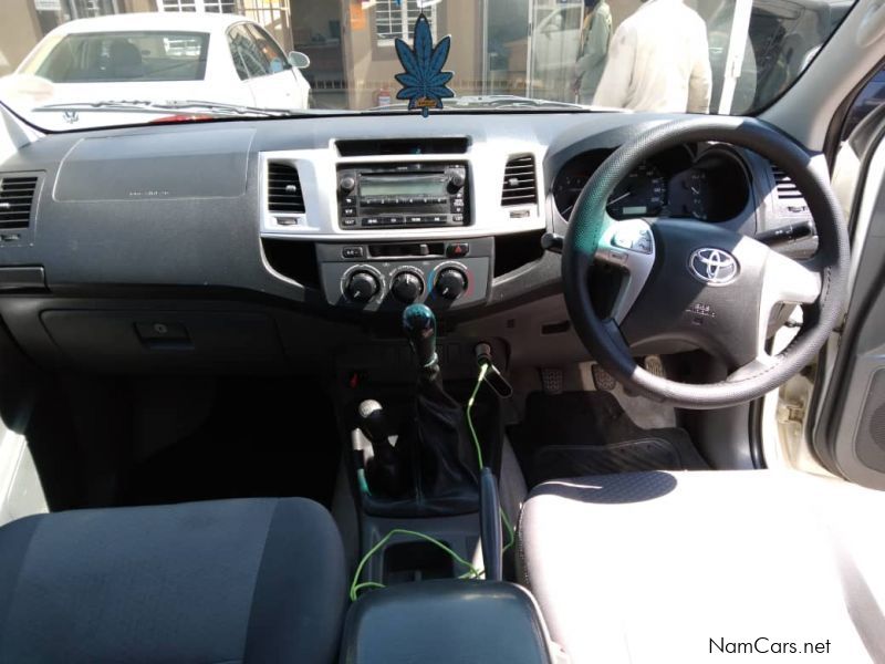 Toyota Hilux 2.5 D4D 4x4 Manual SRX in Namibia