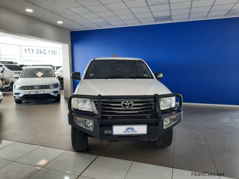 Toyota Hilux 2.5D4d SRX D/C 4x4 MT in Namibia