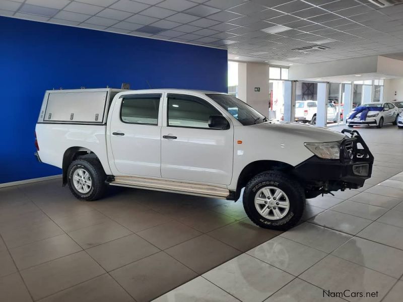 Toyota Hilux 2.5D4d SRX D/C 4x4 MT in Namibia