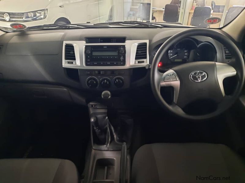 Toyota Hilux 2.5D4d SRX D/C 4x4 MT in Namibia