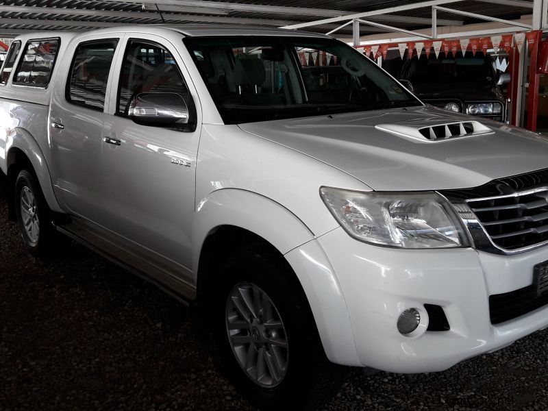 Toyota Hilux 3.0 D4D DC 4x4 in Namibia