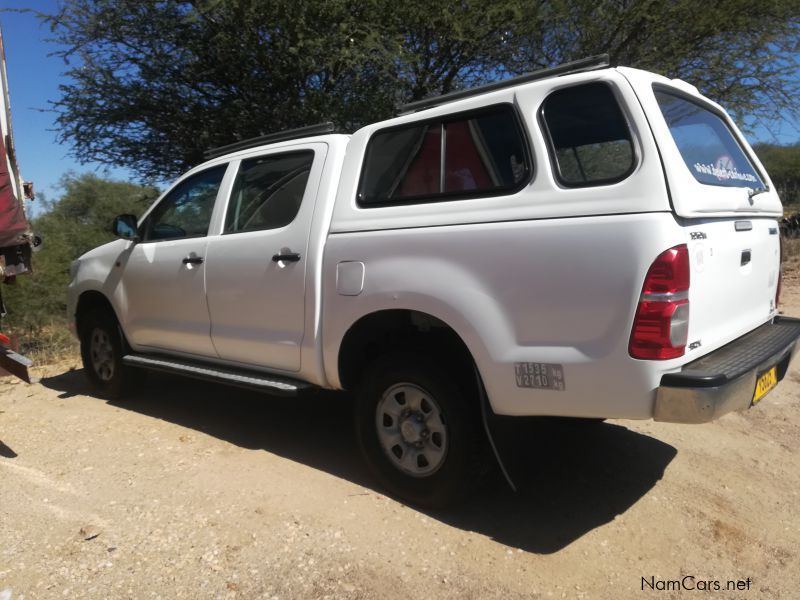 Toyota Hilux very clean its for company bakkie in Namibia