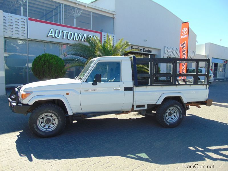 Toyota LAND CRUISER79 4.0P P/U SC in Namibia