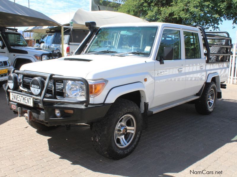 Toyota LANDCRUISER 4.5 V8 D/C 4X4 in Namibia