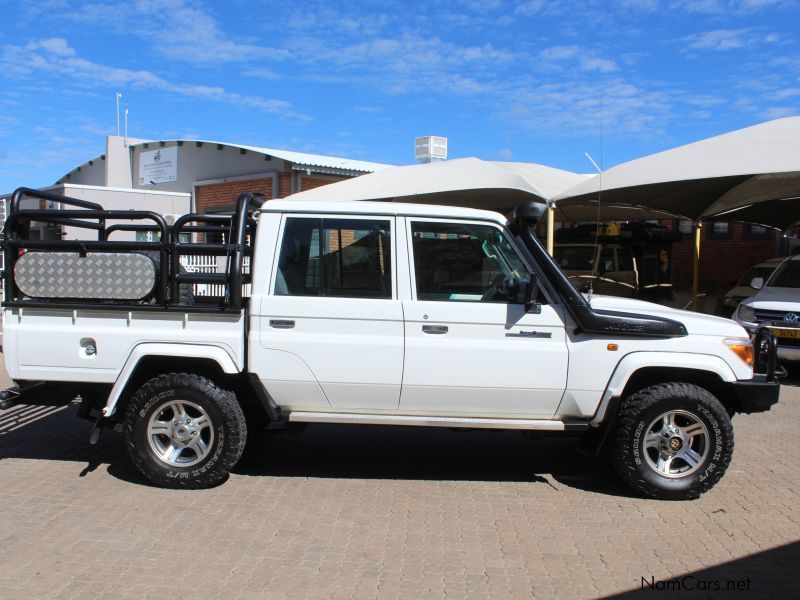 Toyota LANDCRUISER 4.5 V8 D/C 4X4 in Namibia