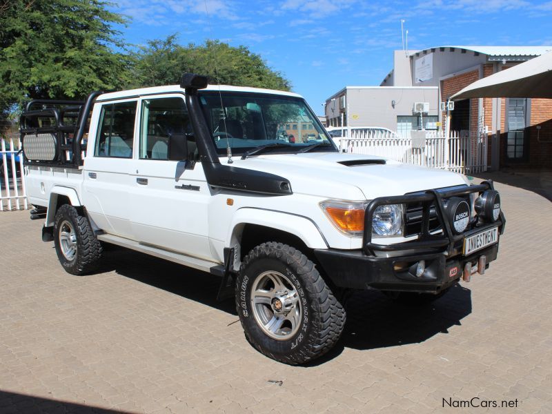 Toyota LANDCRUISER 4.5 V8 D/C 4X4 in Namibia