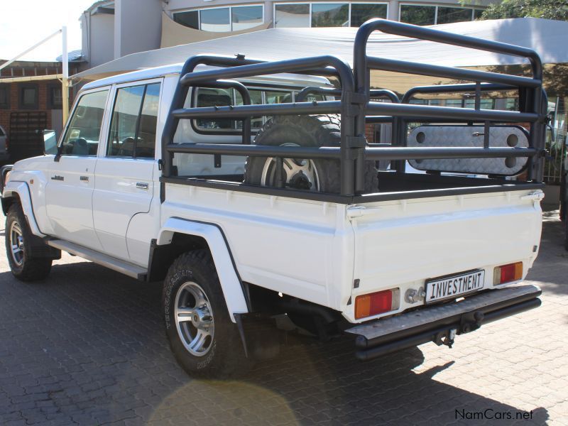 Toyota LANDCRUISER 4.5 V8 D/C 4X4 in Namibia