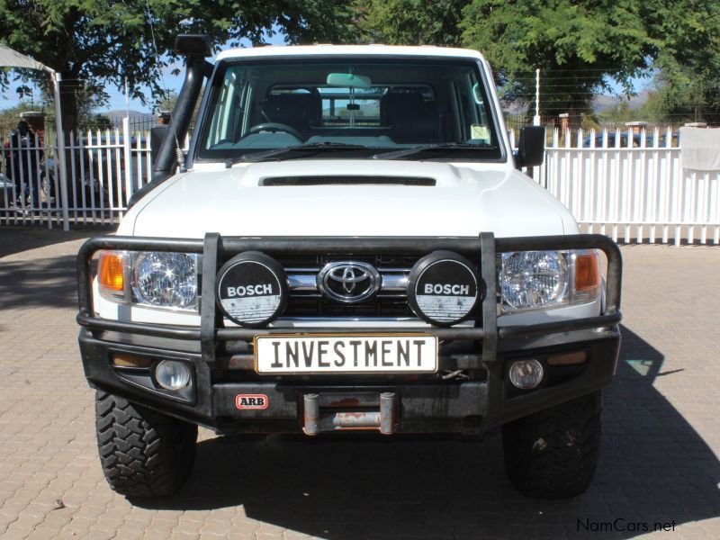 Toyota LANDCRUISER 4.5 V8 D/C 4X4 in Namibia