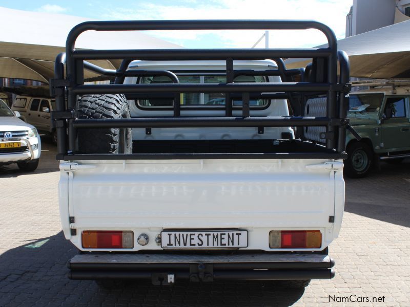 Toyota LANDCRUISER 4.5 V8 D/C 4X4 in Namibia