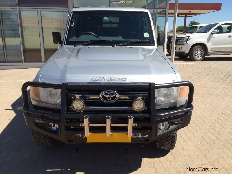 Toyota Land Criuser 4.0 V6 D/C in Namibia