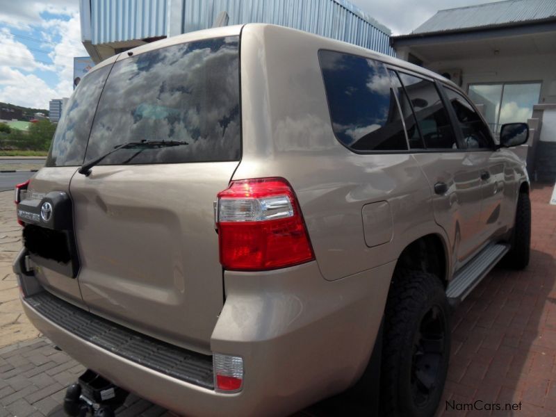 Toyota Land Cruiser 200 GX V8 TD in Namibia