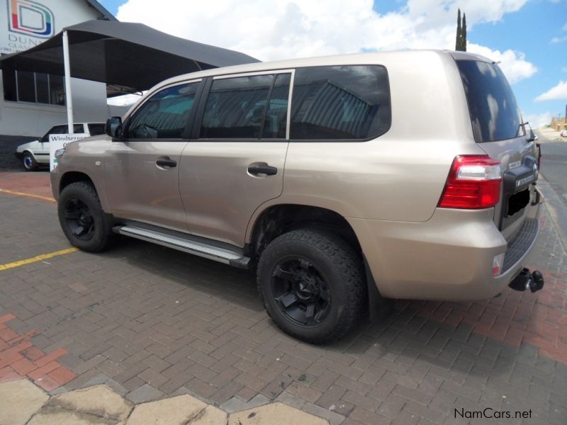 Toyota Land Cruiser 200 GX V8 TD in Namibia