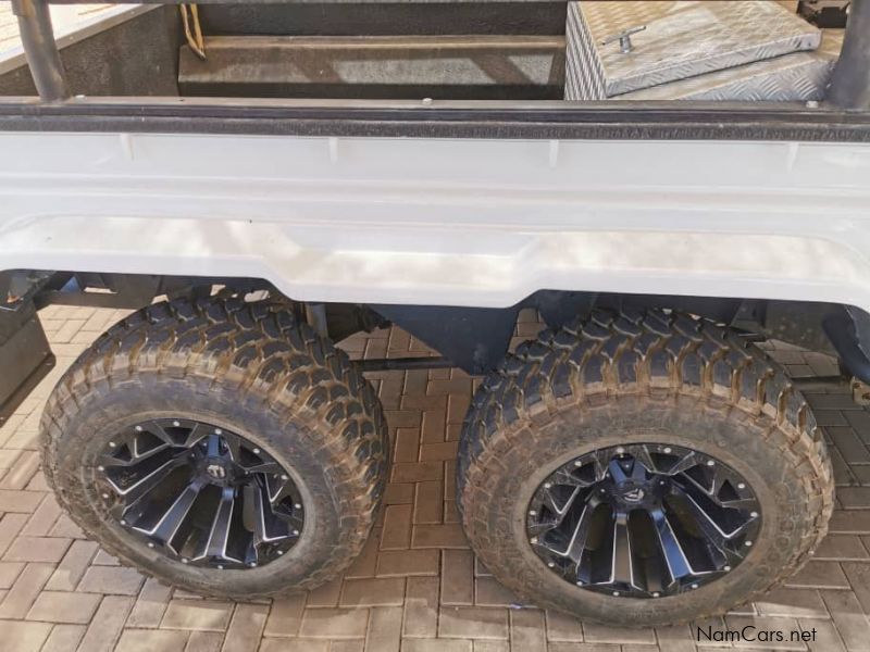 Toyota Land Cruiser 4.0 V6 6x6 in Namibia