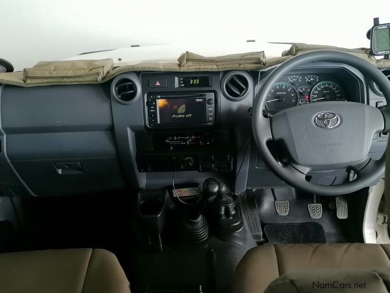 Toyota Land Cruiser 4.0 V6 D/Cab 4x4 in Namibia