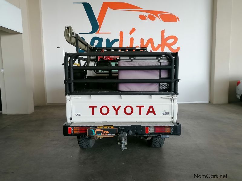 Toyota Land Cruiser 4.0 V6 D/Cab 4x4 in Namibia