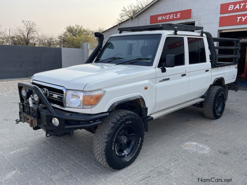 Toyota Land Cruiser 4.2 DIESEL D/C in Namibia