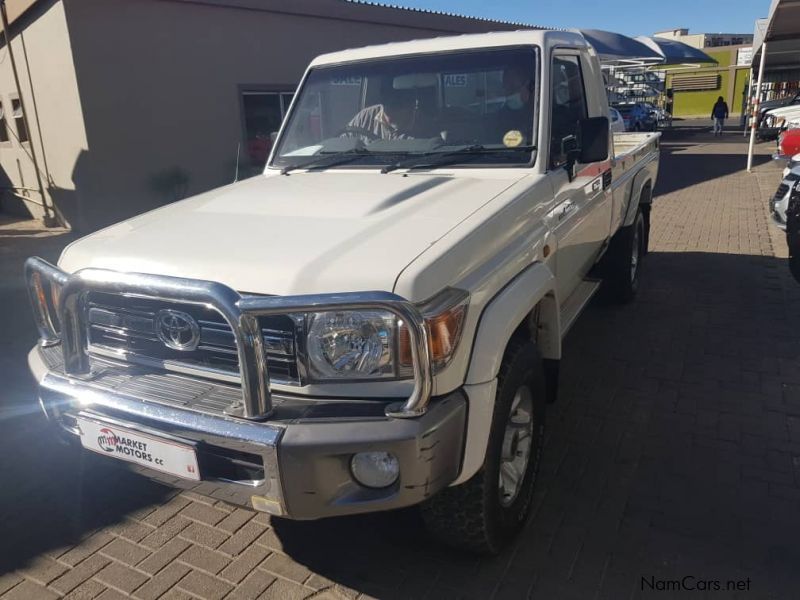 Toyota Land Cruiser 4.2D in Namibia