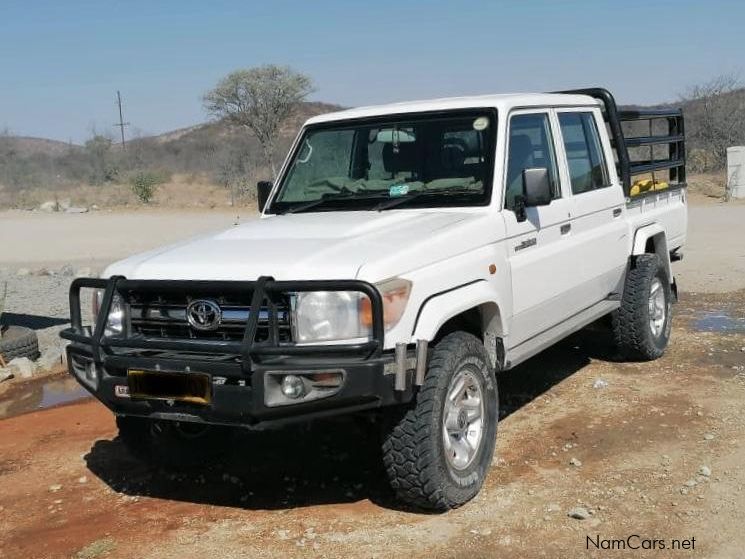 Toyota Land Cruiser D/C 4x4  4.0 V6 in Namibia