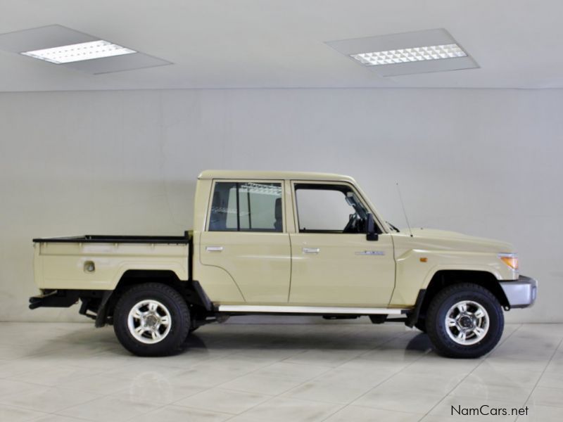 Toyota Land Cruiser V6 in Namibia