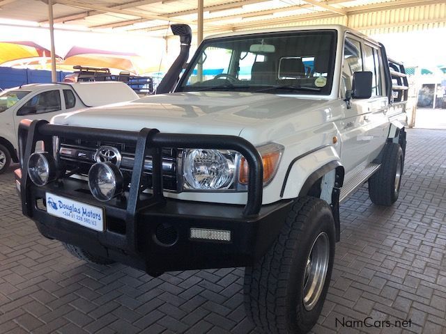 Toyota Landcruiser 4.0 V6 D/C 4x4 in Namibia