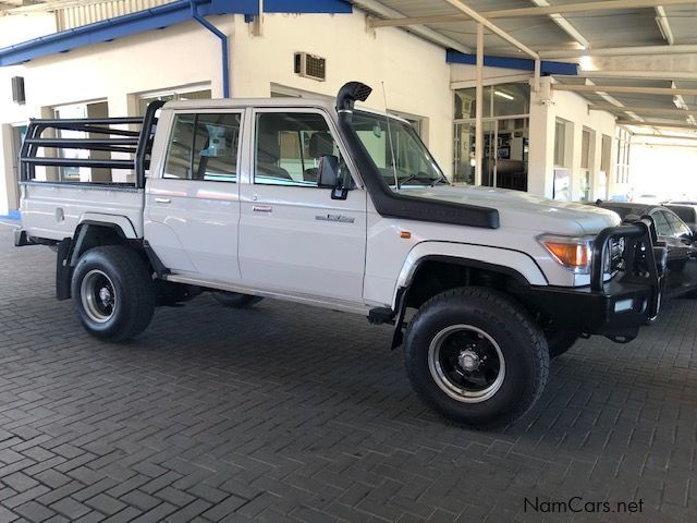 Toyota Landcruiser 4.0 V6 D/C 4x4 in Namibia