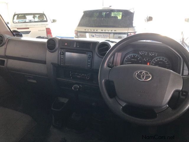 Toyota Landcruiser 4.0 V6 D/C 4x4 in Namibia