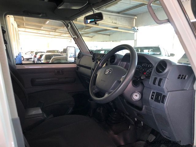 Toyota Landcruiser 4.0 V6 D/C 4x4 in Namibia