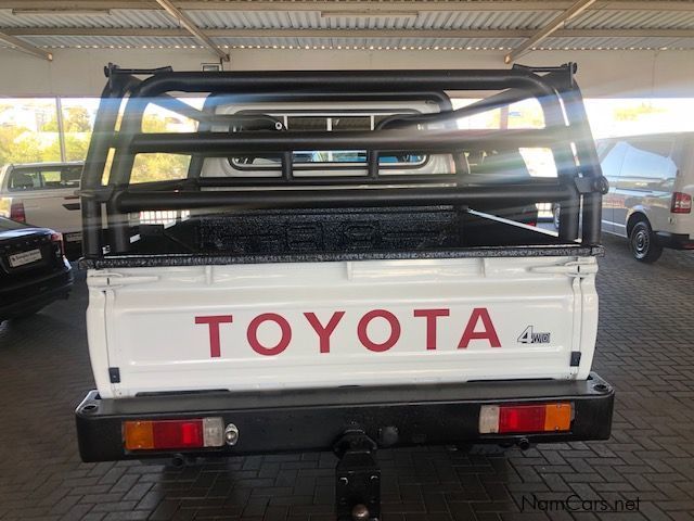 Toyota Landcruiser 4.0 V6 D/C 4x4 in Namibia