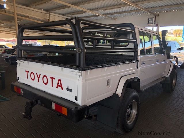 Toyota Landcruiser 4.0 V6 D/C 4x4 in Namibia