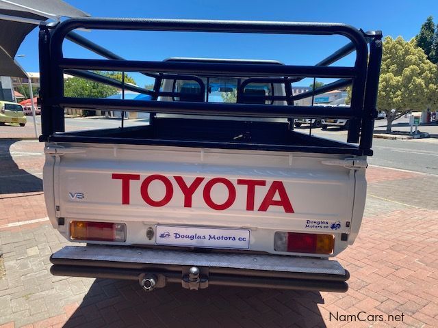 Toyota Landcruiser 4.0 V6 S/Cab 4x4 in Namibia