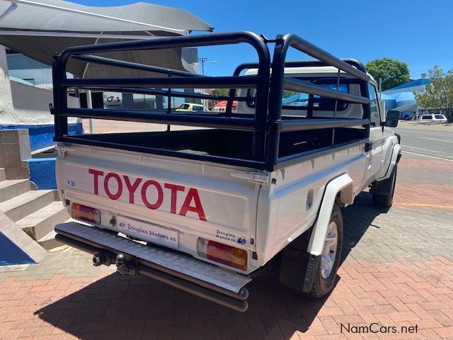 Toyota Landcruiser 4.0 V6 S/Cab 4x4 in Namibia