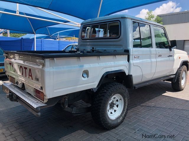 Toyota Landcruiser 4.2D D/Cab 4x4 in Namibia