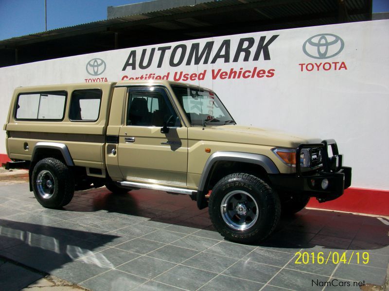 Toyota landcruiser in Namibia