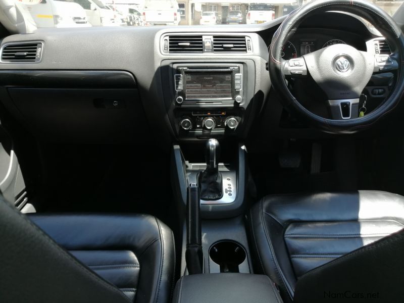 Volkswagen Jetta VI 1.6 TDi DSG in Namibia