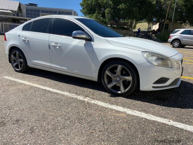 Volvo S60 D5 R-Design Geartronic in Namibia