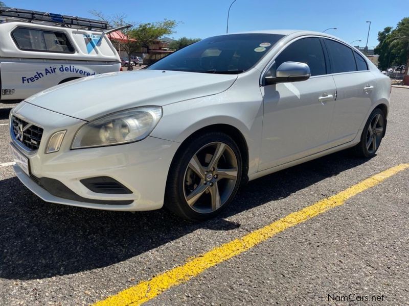 Volvo S60 D5 R-Design Geartronic in Namibia