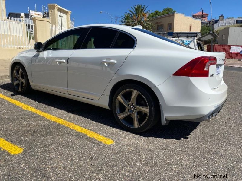 Volvo S60 D5 R-Design Geartronic in Namibia