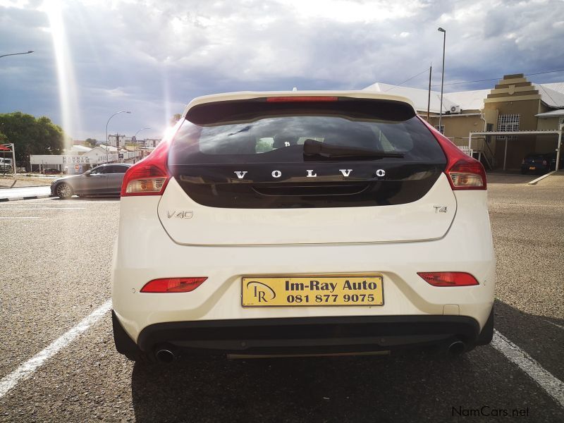 Volvo V40 T4 Powershift (Re-build) in Namibia